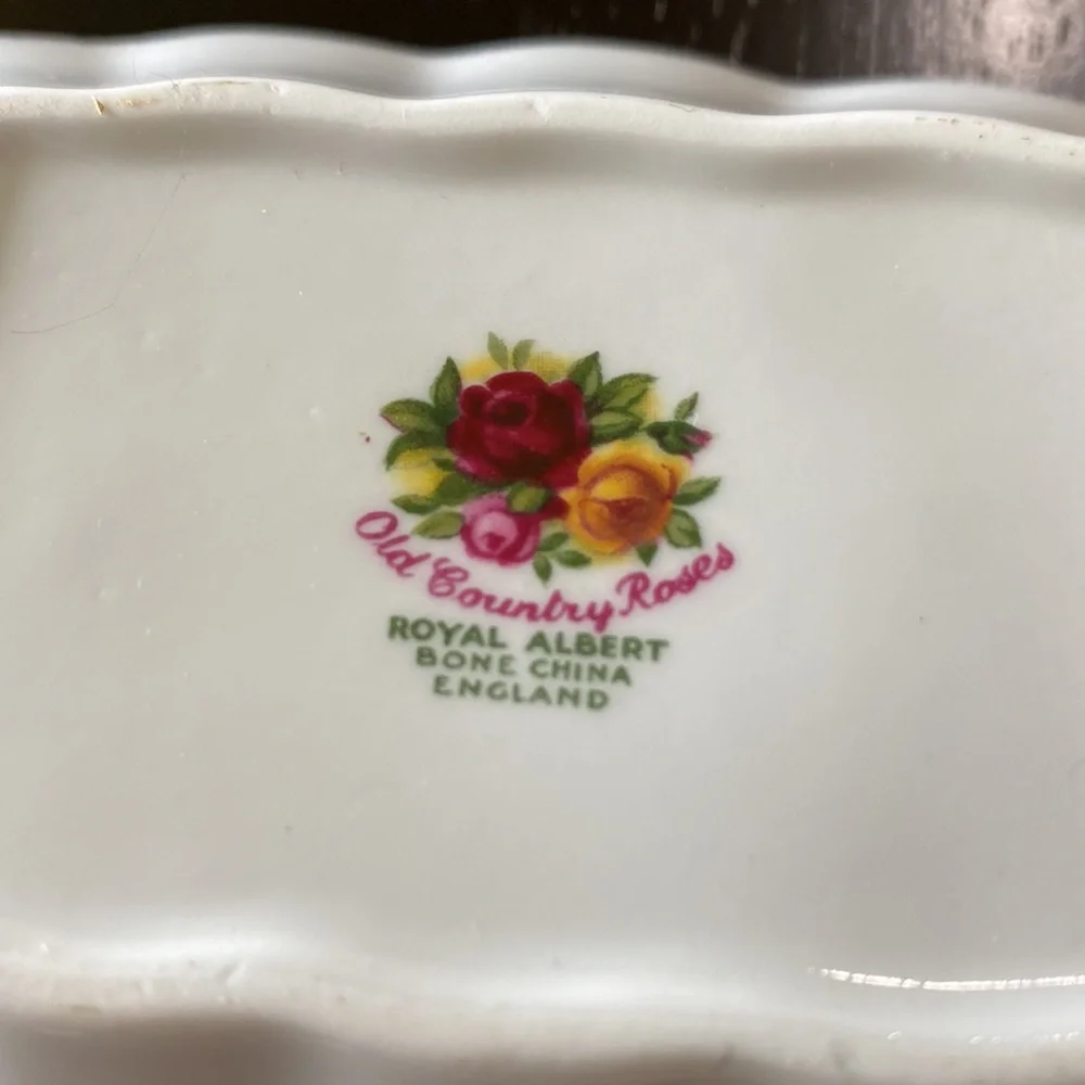 Vintage Royal Albert “Old Country Roses” Bon Bon Dish 1962-1972 FIRST QUALITY!